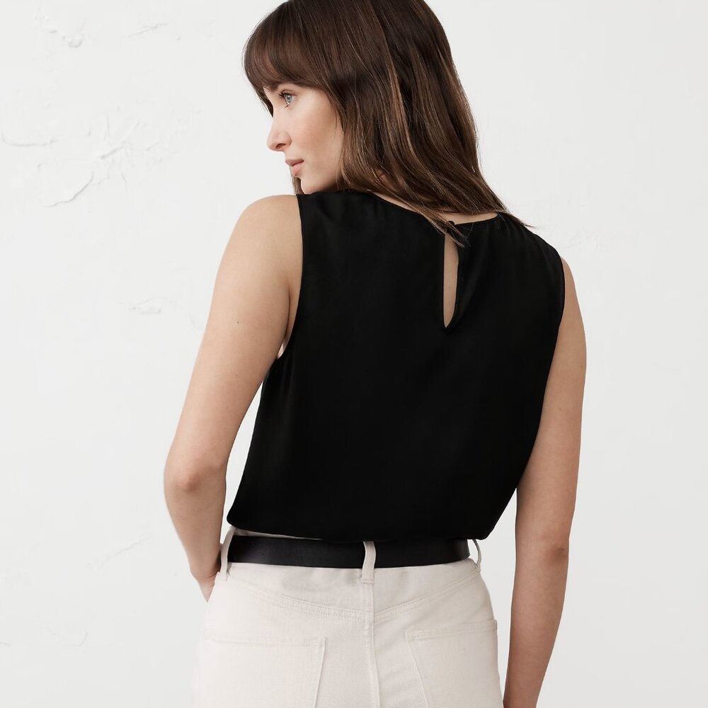 Banana Republic Black Crew Neck Satin Sleeveless Top Size Medium